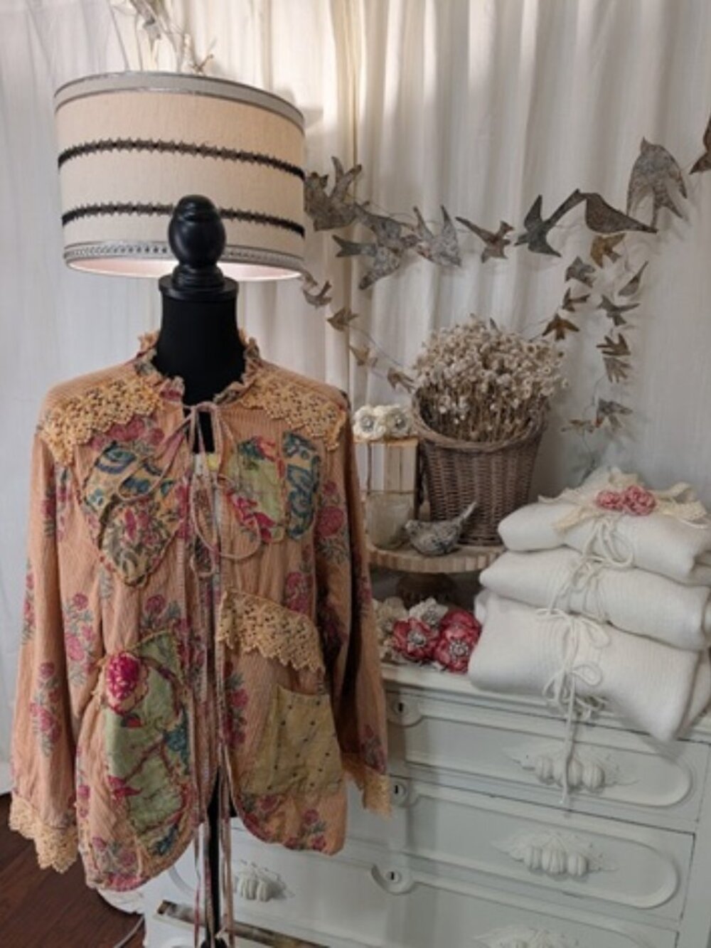 A RARE BIRD TIED FLOWER REVERSIBLE JACKET/ONE SIZE
